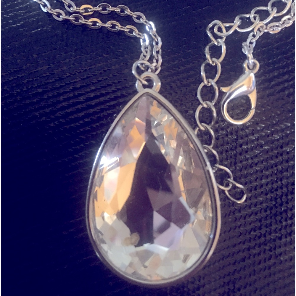 Paparazzi 18” Giant Teardrop Rhinestone Necklace